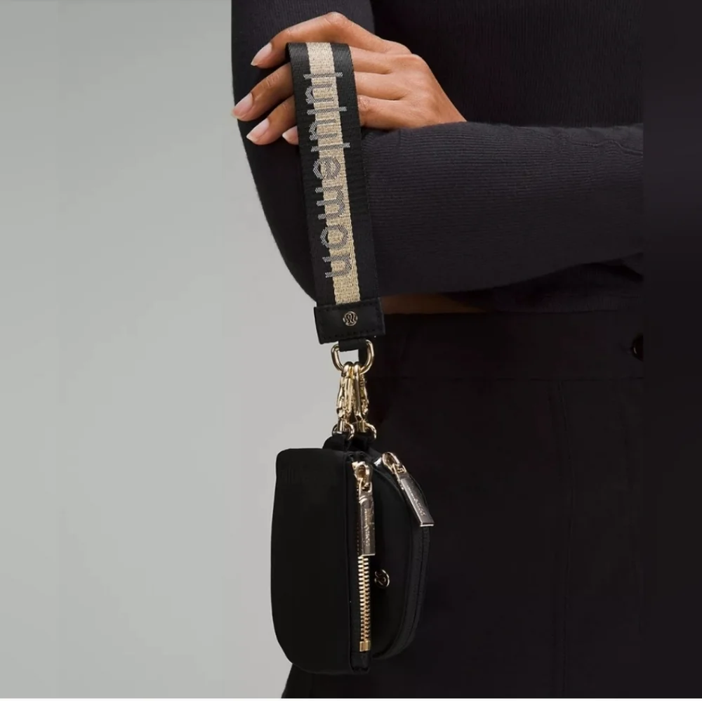 Lululemon Dual Pouch Wristlet Blk/Gold NWOT